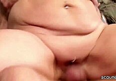 Немско двойка хваща заварена сестра да се мастурбира и се включва