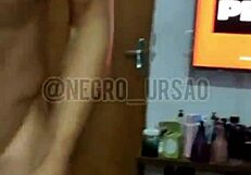 我和3个家伙狂野群交，太热了