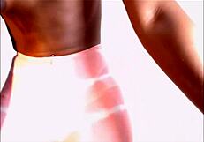 ब्लैक टीन शीमेल क्यूटी अपने बड़े हार्ड शाफ्ट से टीज करती है