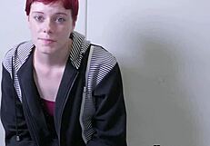 Flirty Teen 18+ ins Arschloch-Irrenhaus für harte Therapie gebracht