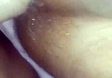 Sext žena peguje zlobivému manželovi těsný prdel velkým straponem anál