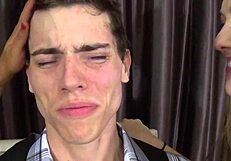 Nyalja a férfi falatot vore fetis jelenetben