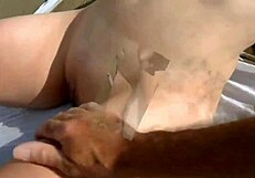 Glücklicher Voyeur erwischt schüchterne Schönheit in Maspalomas. Teil 1 HD zeigt Retro-Titten in Vintage-Action