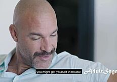 बॉयफ्रेंड के बूढ़े मैन के साथ एनल एक्शन - एलेक्सिस टे, चार्ल्स डेरा