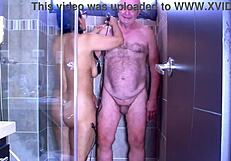 हनी ने अगरबास और ओल्पर के साथ शावर में क्लोज-अप गैपिंग सीन से सरप्राइज किया