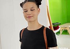 Brasilianische Schönheit mit perfektem Arsch schluckt Torbe’s Ladung