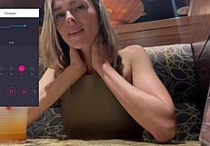 Orgasm Publik di Restoran Pakai Vibrator Lush Remote Control