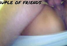 Je profite du plaisir oral avec des voisines coquines