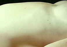 Rozpolcená kvůli drsnému klystýru v anime scéně