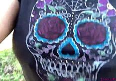 揺れ巨乳、マンコおしっこ、汚足靴の激ヤババスルーム