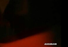 Kim Delaney dans La Tentatrice 1995 montre action petits seins