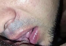 Хей, виж тази латина съседка с подута путка как язди здраво!