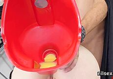 स्लट्टी क्यूटी असहोल लूनी बिन में एक्सट्रीम अनइनहिबिटेड थेरेपी के लिए जाती है