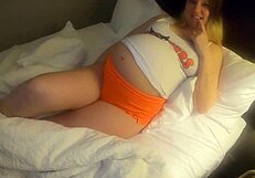 바람피는 임신 아내, TV 수리기사한테 뒤에서 박힐 거예요. 젖 튀어요! 😈