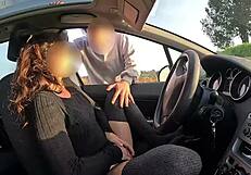 Overtuig een vreemdeling om mijn natte kutje buiten te voelen!