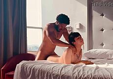 Fantaisie gay dans un hôtel de luxe avec un étudiant débutant