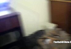 Její tlusté šťavnaté rty tvrdě cucaly kunda v 19 v ghettu.