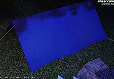 สาวผมแดงในโรงหนังโดนอมควยสาธารณะและแตกใน