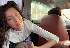 انفجار كبير من المني على الوجه بعد نيك خطر في السيارة العامة!