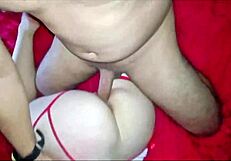 Любительская парочка снимает видео, рыжуха громко стонет и ролик взрывает сеть