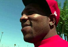 बिग बूटी व्हाइट बीबीवी को कैश के लिए पिक अप किया और आउटडोर्स हार्ड फक किया