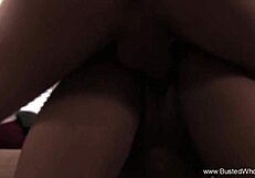 金发年轻18+暗示狂野三人行乐趣