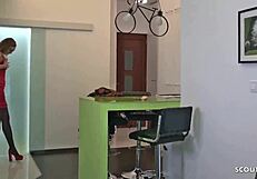 Йо, германски скаут убеди модната тийнейджърка Лиза за анален секс за пари на публично място!