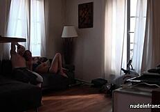 Blonde française jouit en jet pendant double pénétration anale dure et gangbang avec sperme