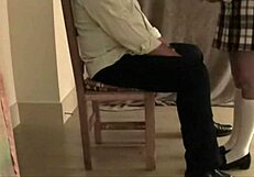 嘿，你得看看这个恶霸在家被狠狠打屁股！