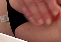 Mi piace succhiare mentre mi alleno in treno con altri intorno...