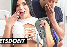 สาวเวเนซุเอล่าอกใหญ่โดนควยดำใหญ่ยืดหีในโฮสเทลเงี่ยนๆ