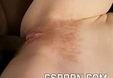 gorąca rudowłosa z owłosioną cipką jęczy pod wielkim czarnym kutasem