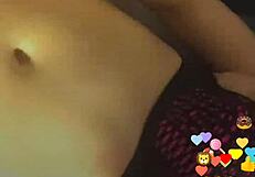 En vivo: Teen girl's solo playtime
