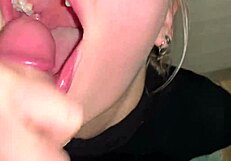 Petite Azzurra fucked her boyfriend with the blowjob in the kitchen