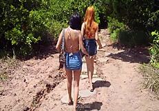 Amigas gostosas: Teenage girls take time to express their sexual desires