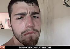 Enjoy this cute and amateur gay porn couple in cogiendo