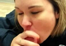 Deepthroat blowjob to remember from sexy babe