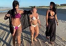 Naked beach walk excites guys with big asses