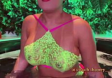 Brincando in the Motel Bathtub with Fun Joi Games