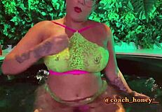 Brincando in the Motel Bathtub with Fun Joi Games