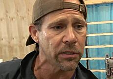 Stunning Black Lesbian With Dreadlocks Licks White Chick's Pussy In Workshop