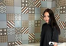 嘿，想看这个性感的亚洲美女给我口交吗？