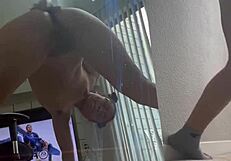 عايز تشوف حركاتي اللاتينية الساخنة مع مؤخرتي الكبيرة؟