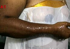 خالتي في الدش الاسترخائي