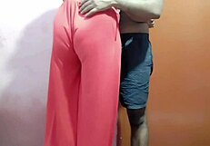 Chica se prepara para tener sexo con su novio