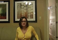 Chubby milf gets analized!