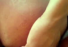 Hé, nézd ezt a vad exibicionizmust intenzív anál akcióval egy forró shemale-tól!