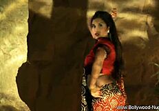 Let This Indian Brunette Babe Seduce You Solo Tonight