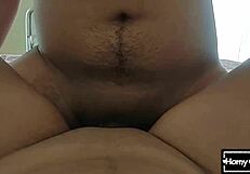 me abro las piernas para que un desconocido me folle