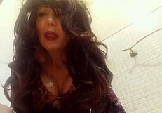 مونيا العاهرة تمص في المسرح أبسكيرت